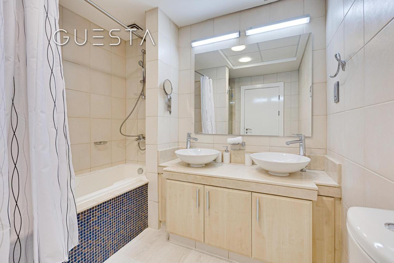 Shoreline The Palm, Free Beach & Pool Access Dubái Exterior foto